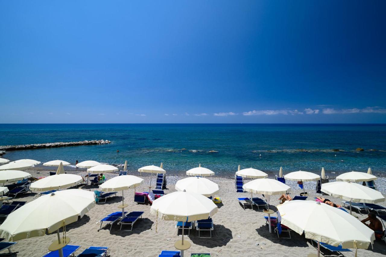 Villaggio Stella Del Sud & Resort Пискиота Екстериор снимка