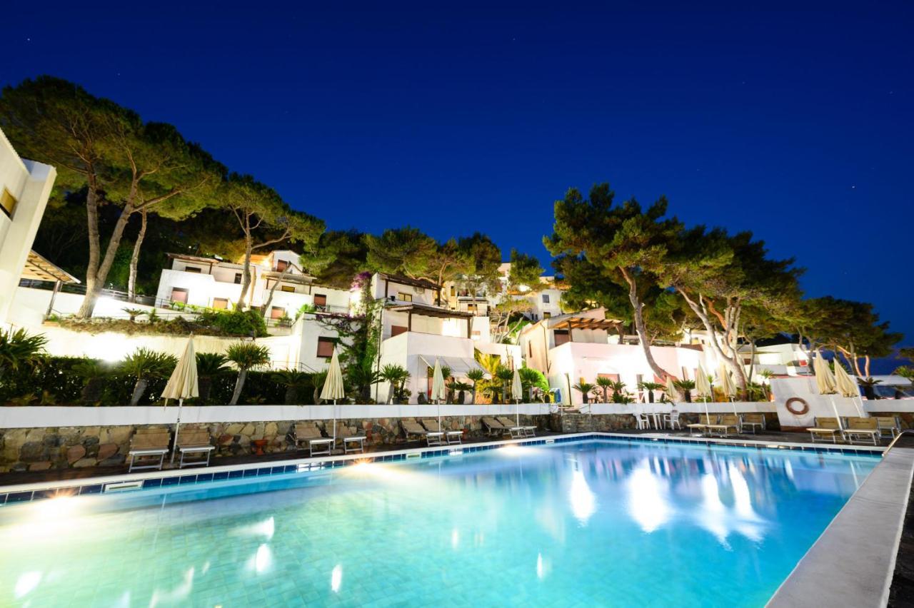 Villaggio Stella Del Sud & Resort Пискиота Екстериор снимка