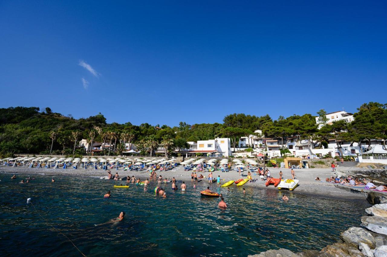 Villaggio Stella Del Sud & Resort Пискиота Екстериор снимка