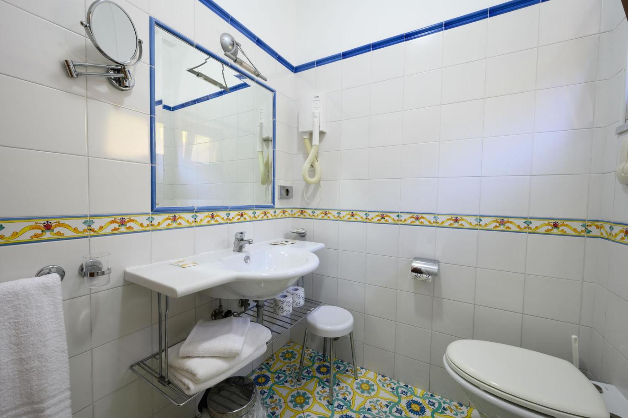 Villaggio Stella Del Sud & Resort Пискиота Екстериор снимка