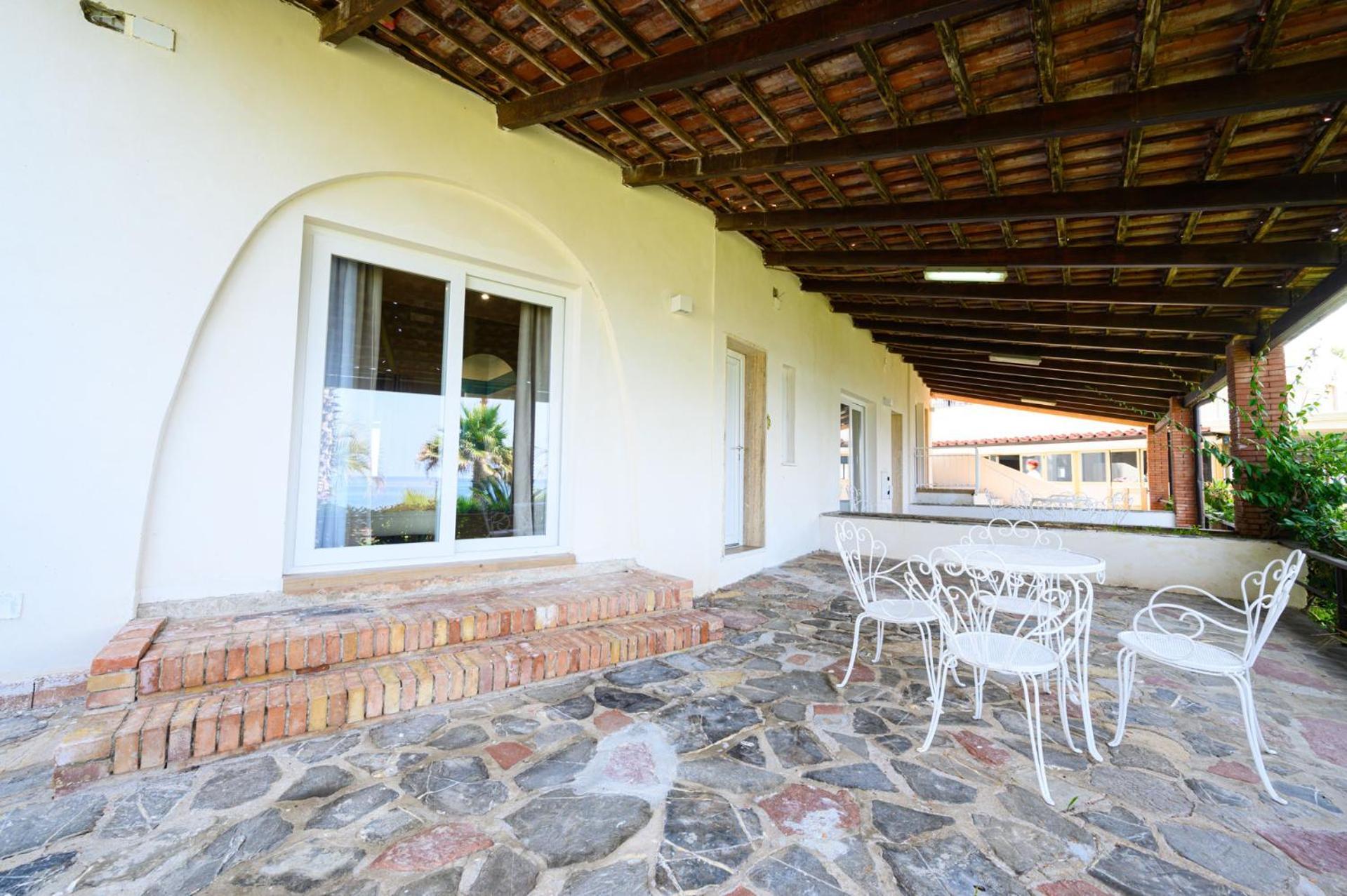 Villaggio Stella Del Sud & Resort Пискиота Екстериор снимка